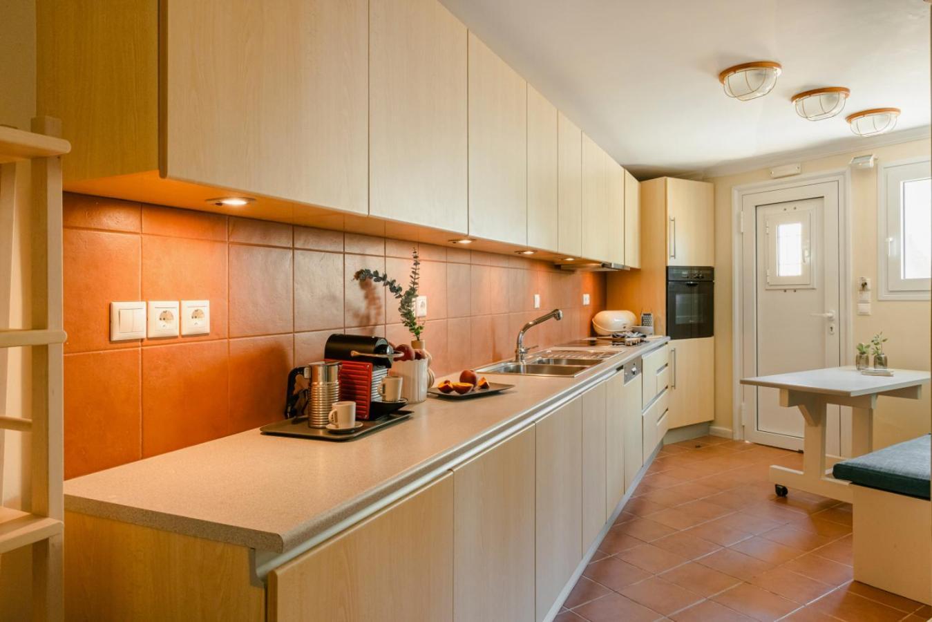 Villa Rhoe Миния Экстерьер фото
